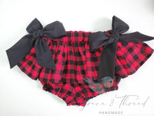 Load image into Gallery viewer, Christmas Skirt,Skirted Bloomers,Christmas outfit,Skirted christmas Bummies Bloomer,Bows,Toddler Skirt,Baby Girl Skirt,toddler,baby&#39;s first
